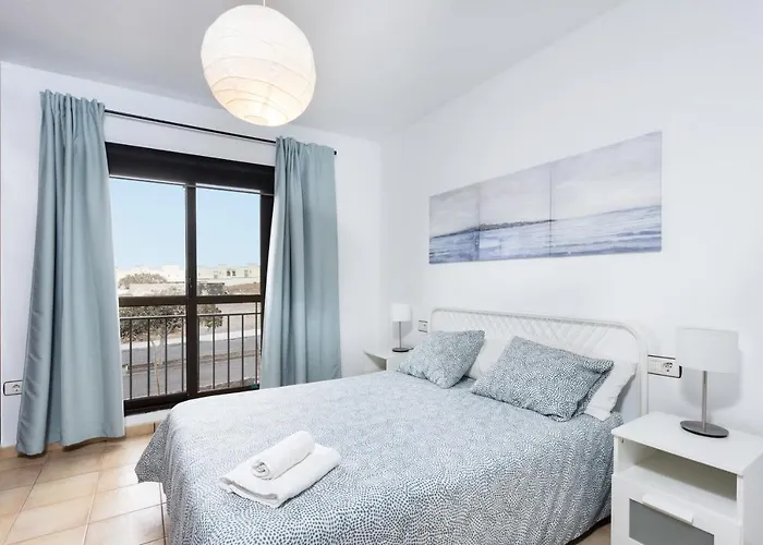 Home2book Sea Side *