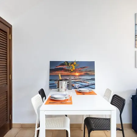 Home2book Sea Side Ελ Μέντανο